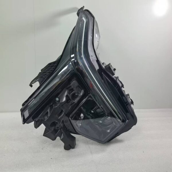 2024 Cadillac XT4 High-End Model Headlights