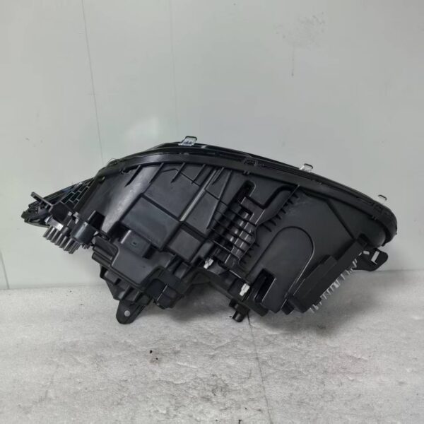 2022 Volvo XC90 Headlights