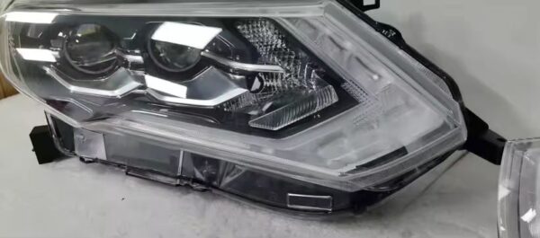 2020 Nissan X-Trail high-end version headlight