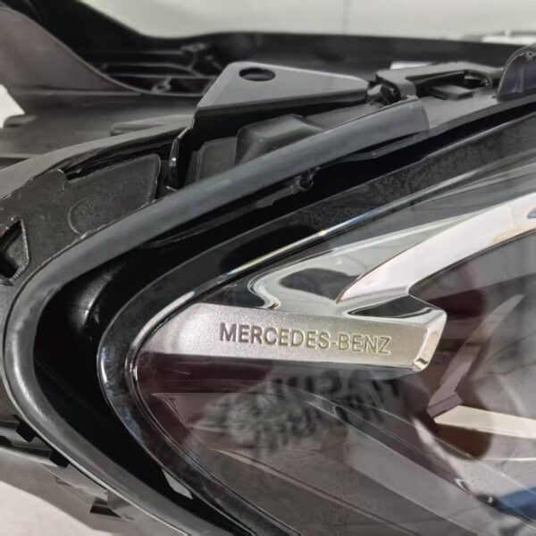 2023 Mercedes-Benz GLE 167 high-end headlight