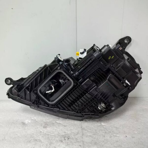 2023 Mercedes-Benz GLE 167 high-end headlight