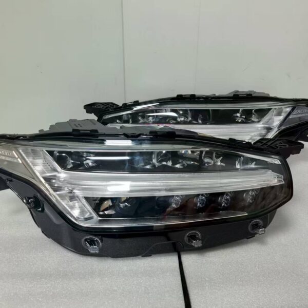 2020 XC90 LED Headlights