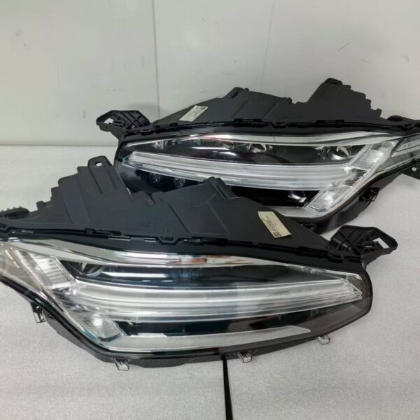 2020 XC90 LED Headlights