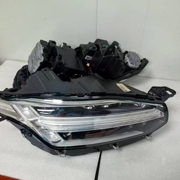 2020 XC90 LED Headlights